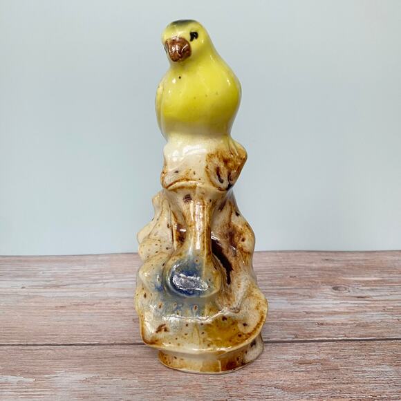 Vintage yellow parakeet on driftwood Figurine - Picture 2 of 7
